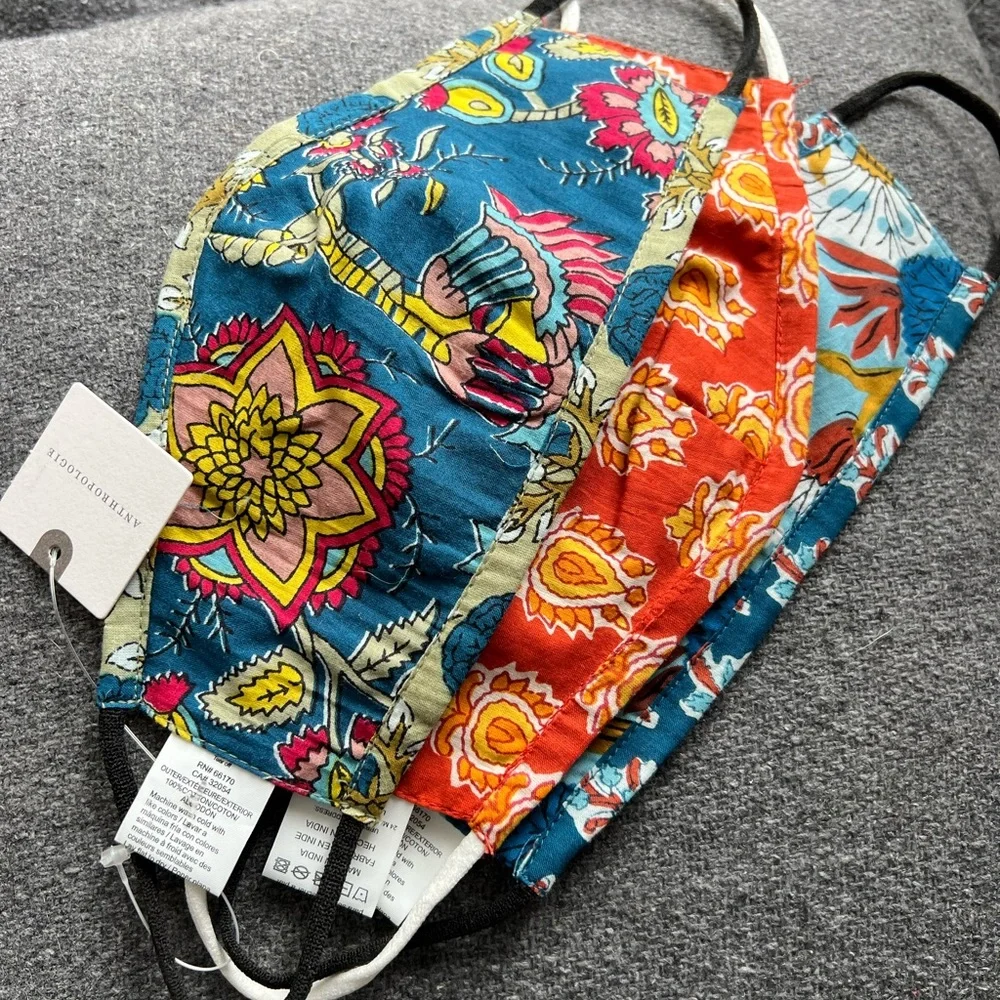 Anthropologie masks - reversible - Picture 2 of 3